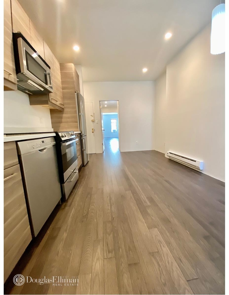 1683 First Avenue - Photo 6