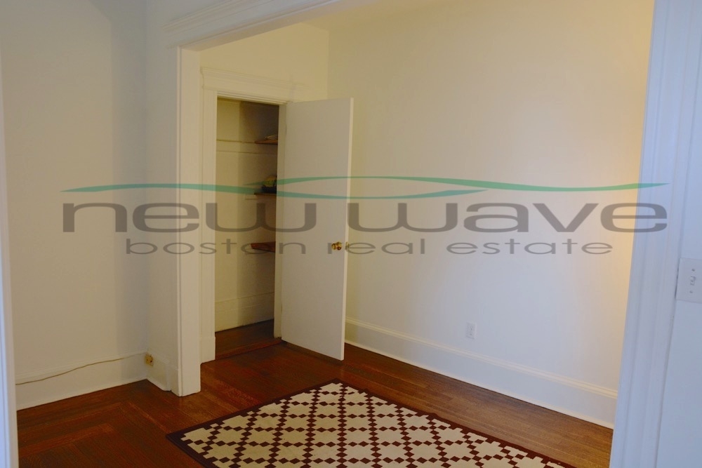 137 Peterborough St. - Photo 6