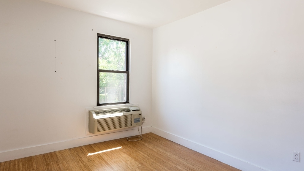 834 Metropolitan Avenue - Photo 11