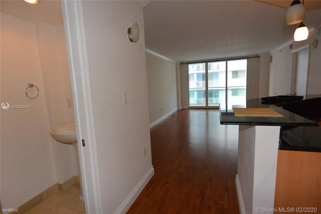 6917 Collins Ave - Photo 2