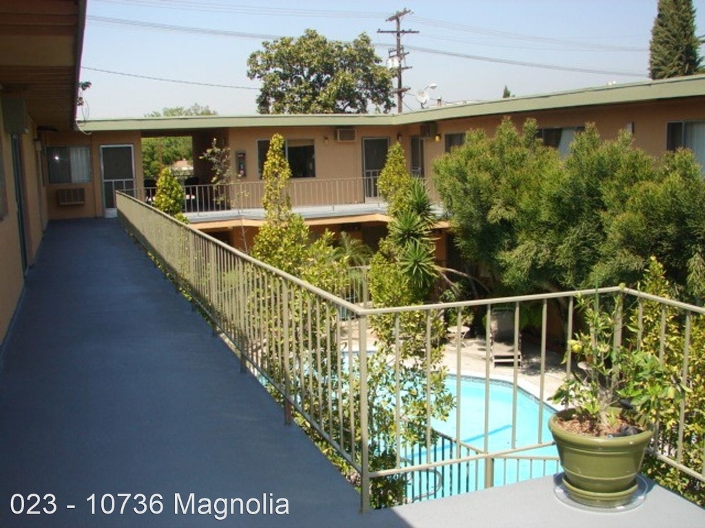 10736 Magnolia Blvd. - Photo 3