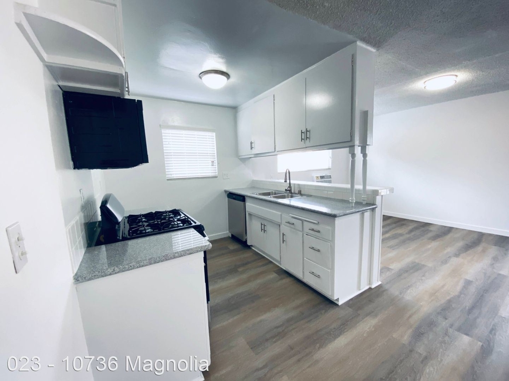 10736 Magnolia Blvd. - Photo 12