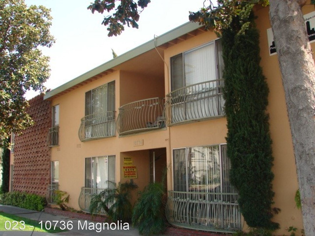 10736 Magnolia Blvd. - Photo 0