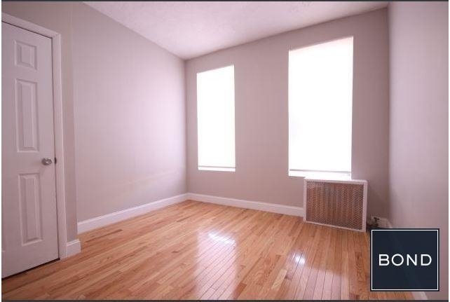 620 East 11th Street - Photo 2