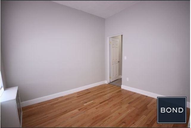 620 East 11th Street - Photo 1