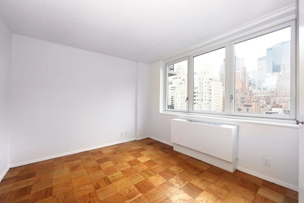 115 East 34th Street - Photo 4