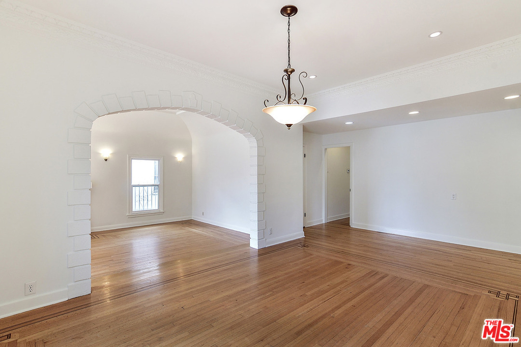 535 N Formosa Ave - Photo 9