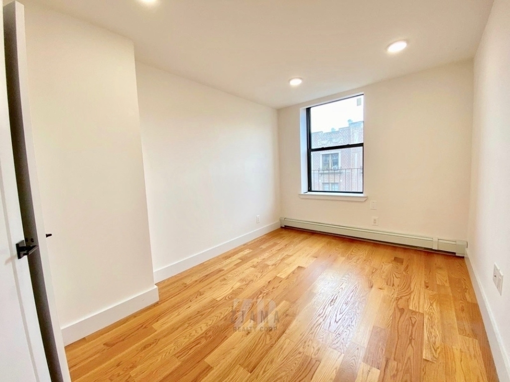 90 East 18th Street - Photo 4