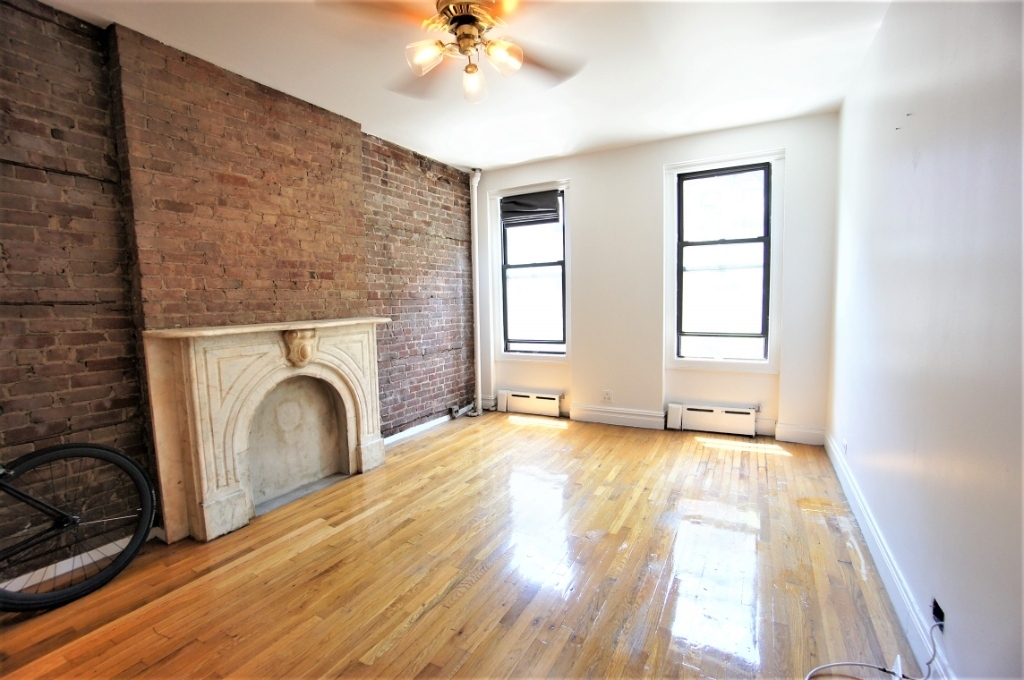 417 West 48th Street - Photo 1