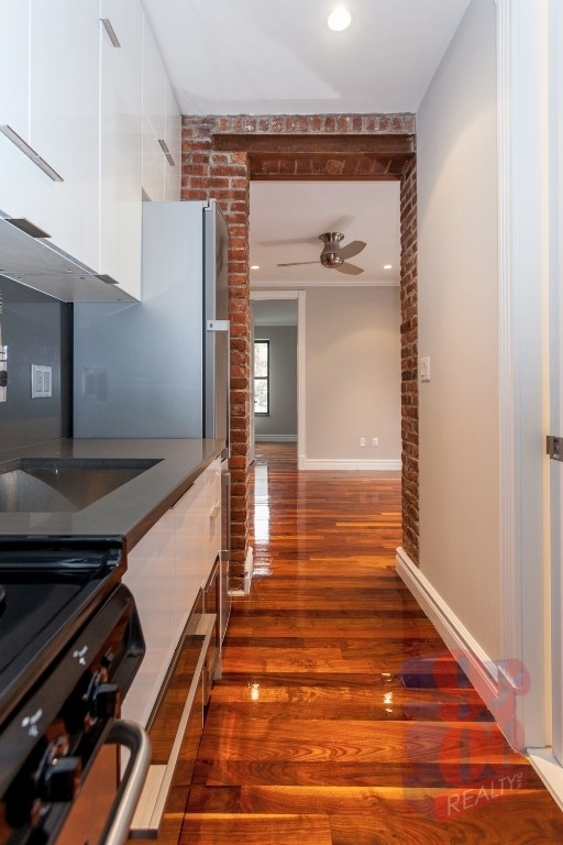 1590 Lexington Ave. - Photo 2