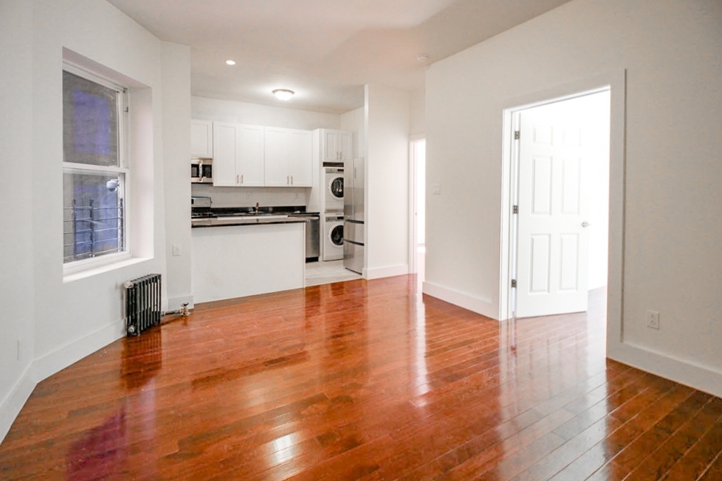 1050 Lafayette Ave - Photo 1