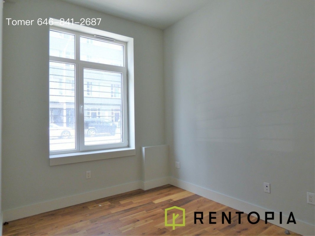 1038 Greene Avenue - Photo 5