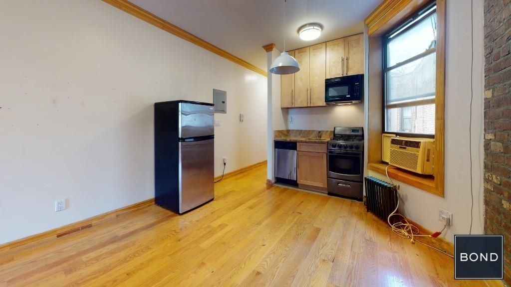 126 Macdougal Street - Photo 1