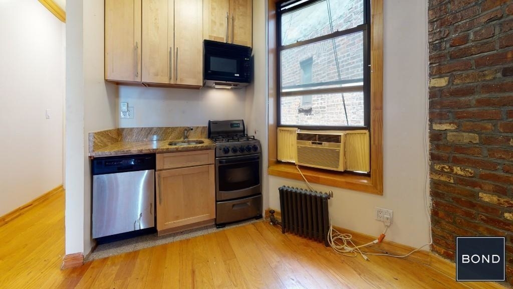 126 Macdougal Street - Photo 2