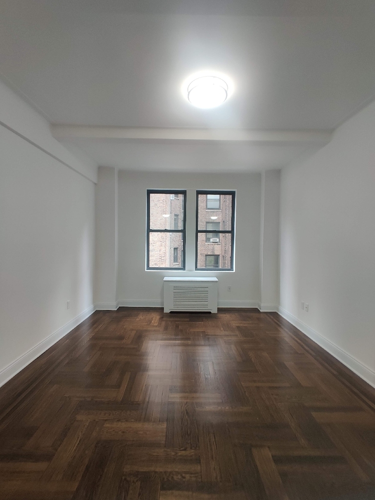Central Park West/66 - Photo 1
