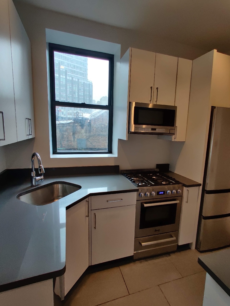 Broadway/ 71 - Photo 1