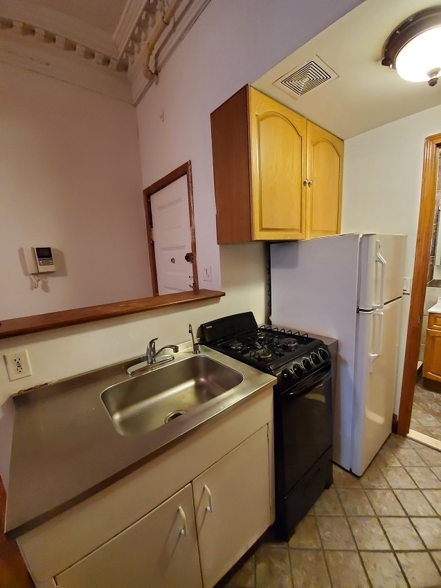 339 West 71st Street - Photo 3