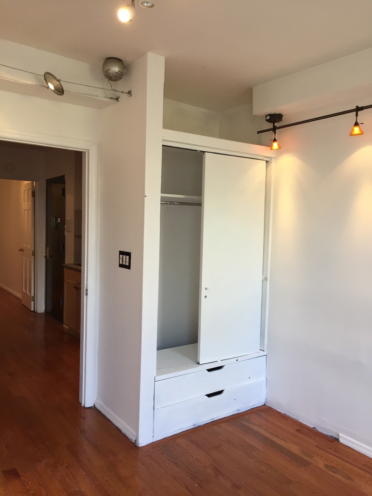 120 West 3rd Street - Photo 5