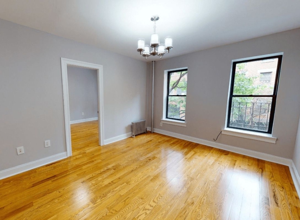 214 West 21st Street - Photo 8