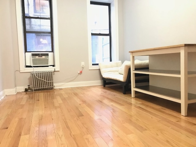 209 West 21st Street - Photo 1