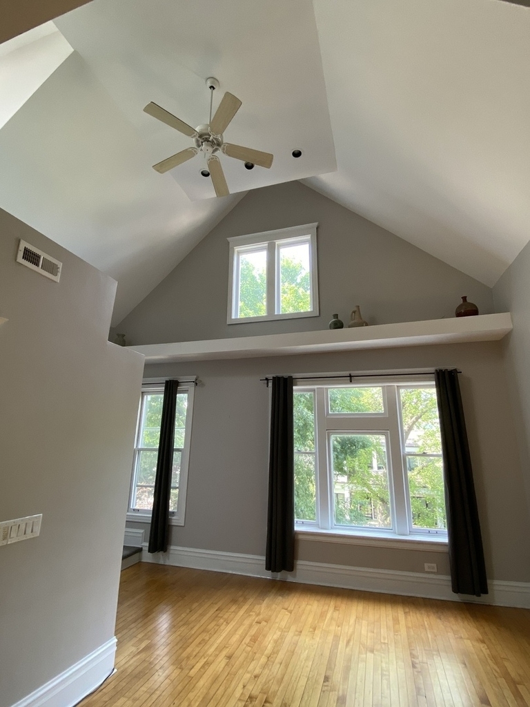 1327 West Wolfram Street - Photo 3