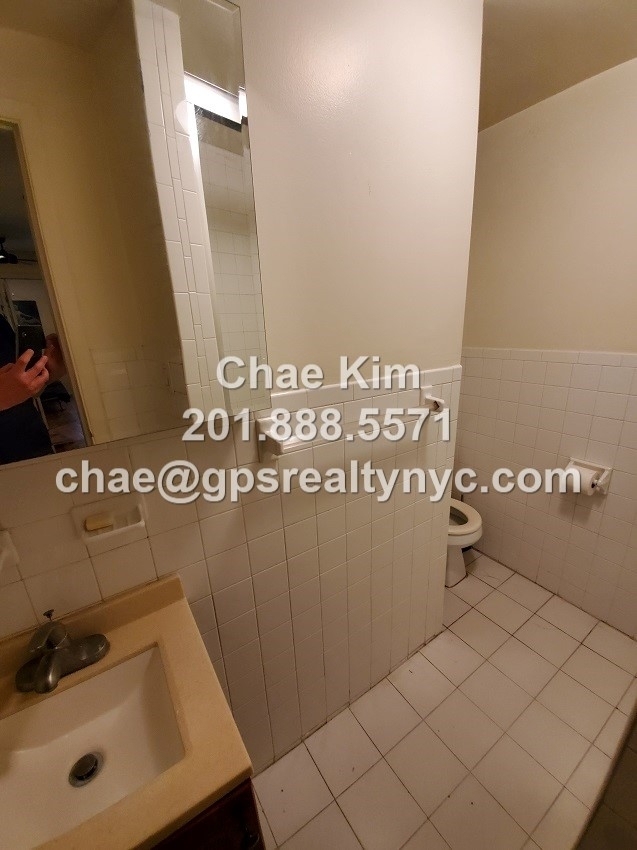 529 West 48th Street - Photo 2