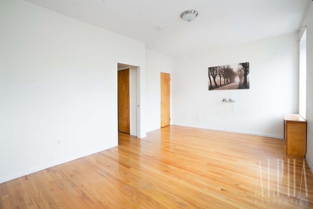 405 East 116th Street - Photo 4