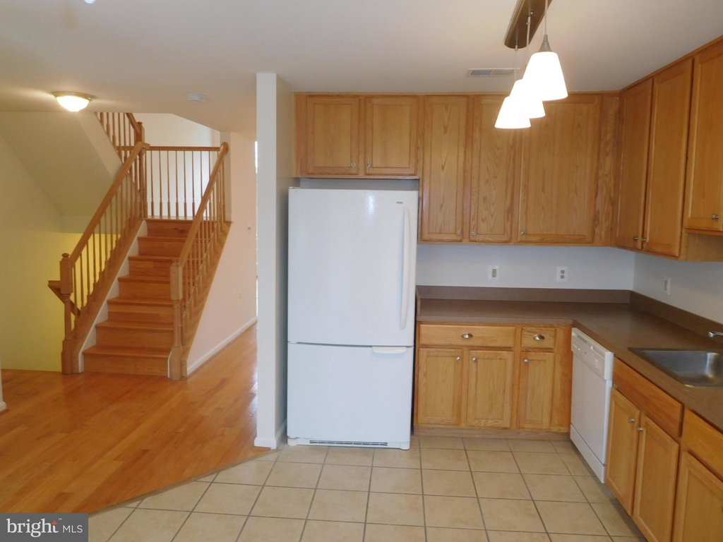 7025 Bentley Mill Place - Photo 8