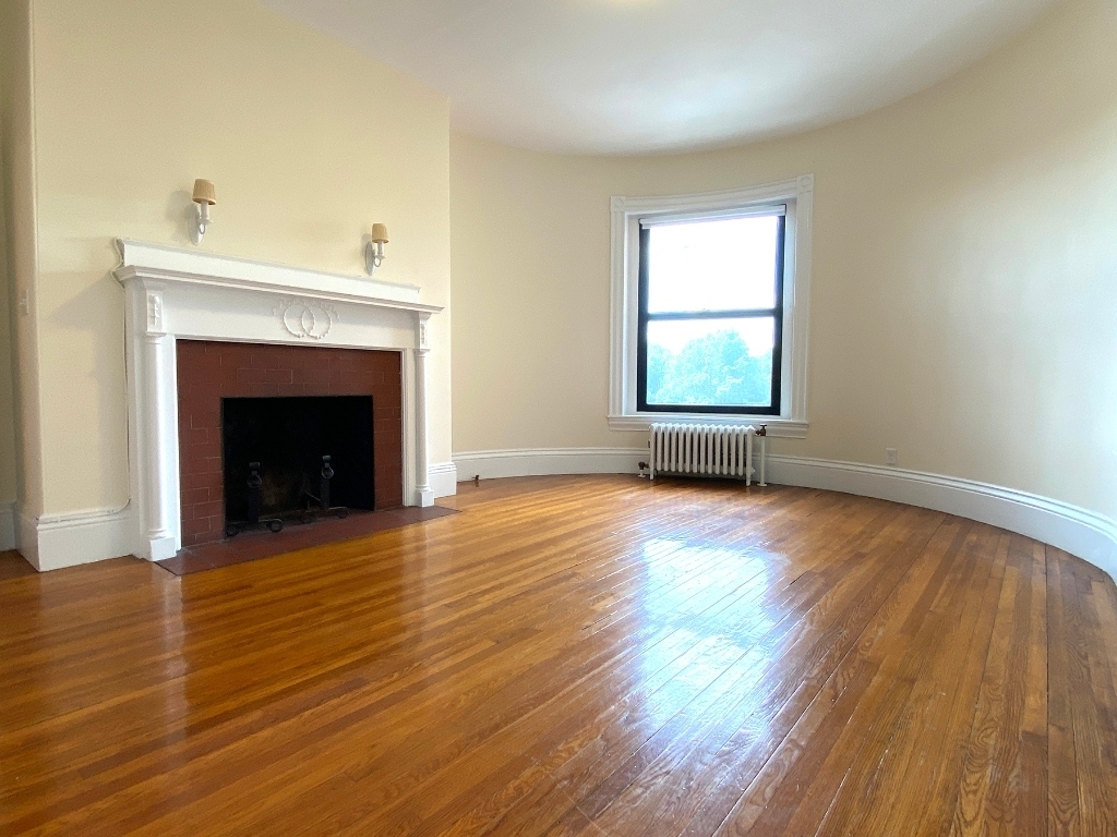 504 Beacon Street - Photo 1