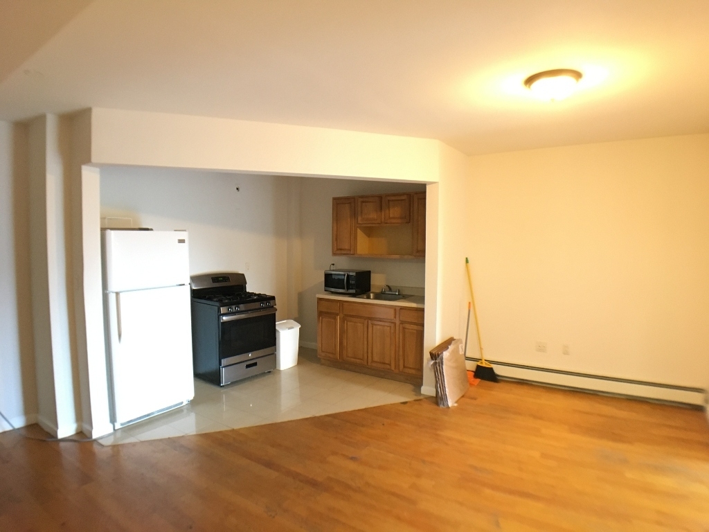 202 East 110th Street - Photo 6