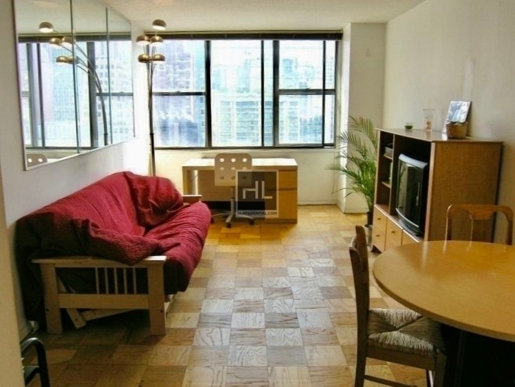 301 East 45 Street - Photo 6