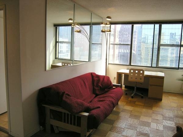 301 East 45 Street - Photo 2