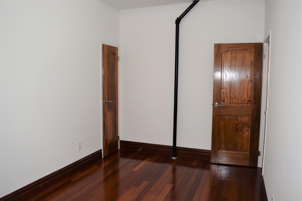 316 West 19th Street - Photo 6