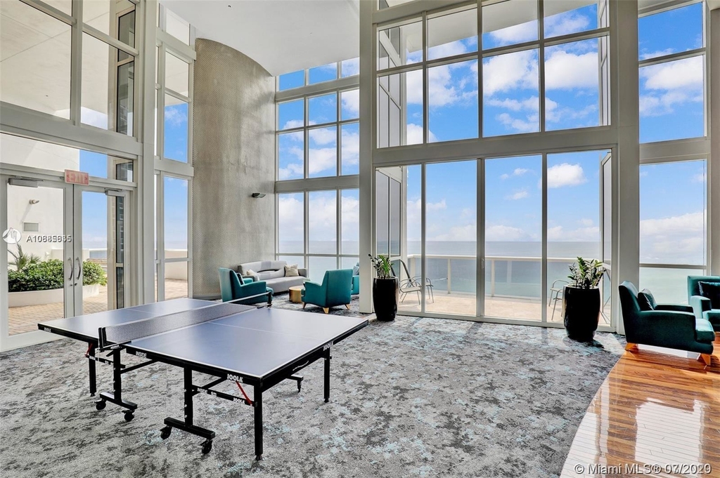 18101 Collins Ave - Photo 22