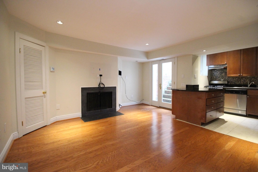 1809 Riggs Place Nw - Photo 5