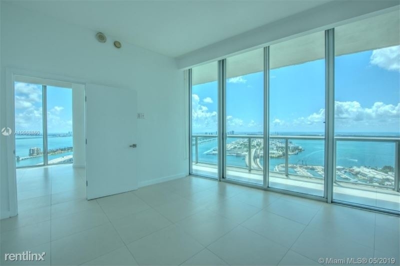 888 Biscayne Blvd 47o8 - Photo 11