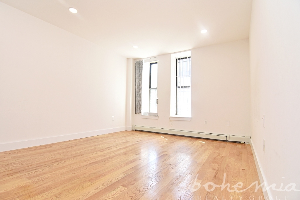 510 Manhattan Avenue - Photo 0