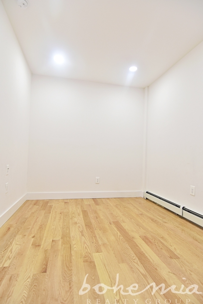 510 Manhattan Avenue - Photo 5