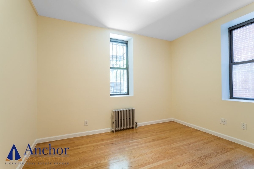 305 West 45 - Photo 3