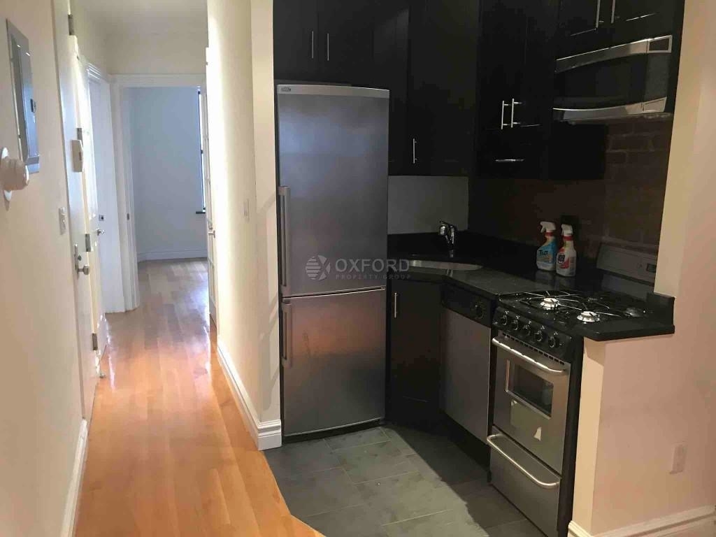 321 West 16th Street - Photo 10