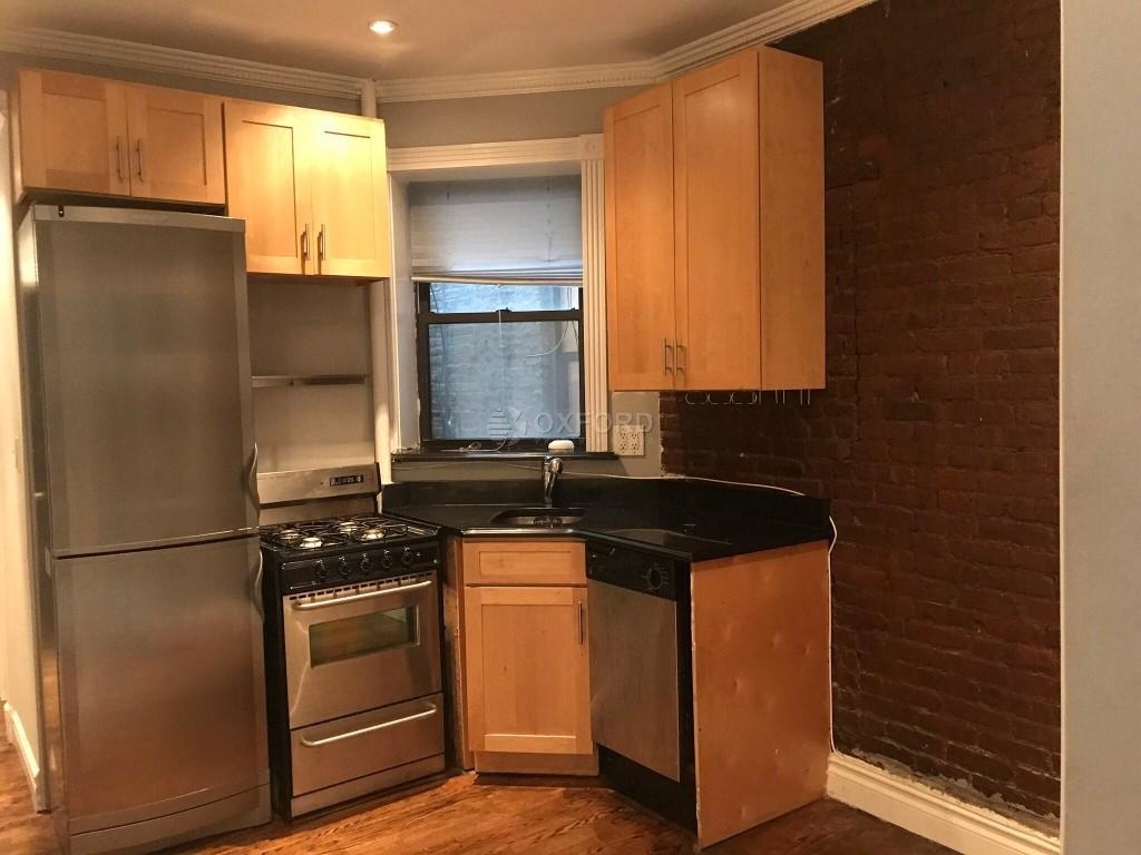 219 East 23rd Street - Photo 2