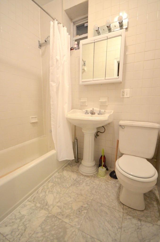 454 West 57th Street - Photo 11