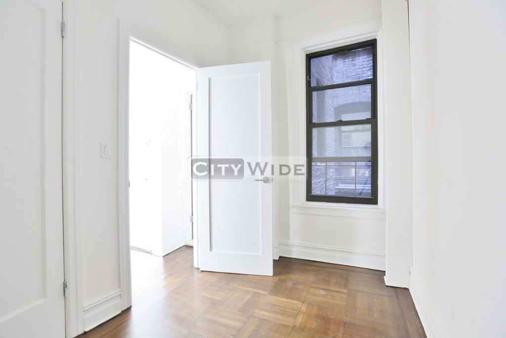 107 East 88th Street - Photo 4