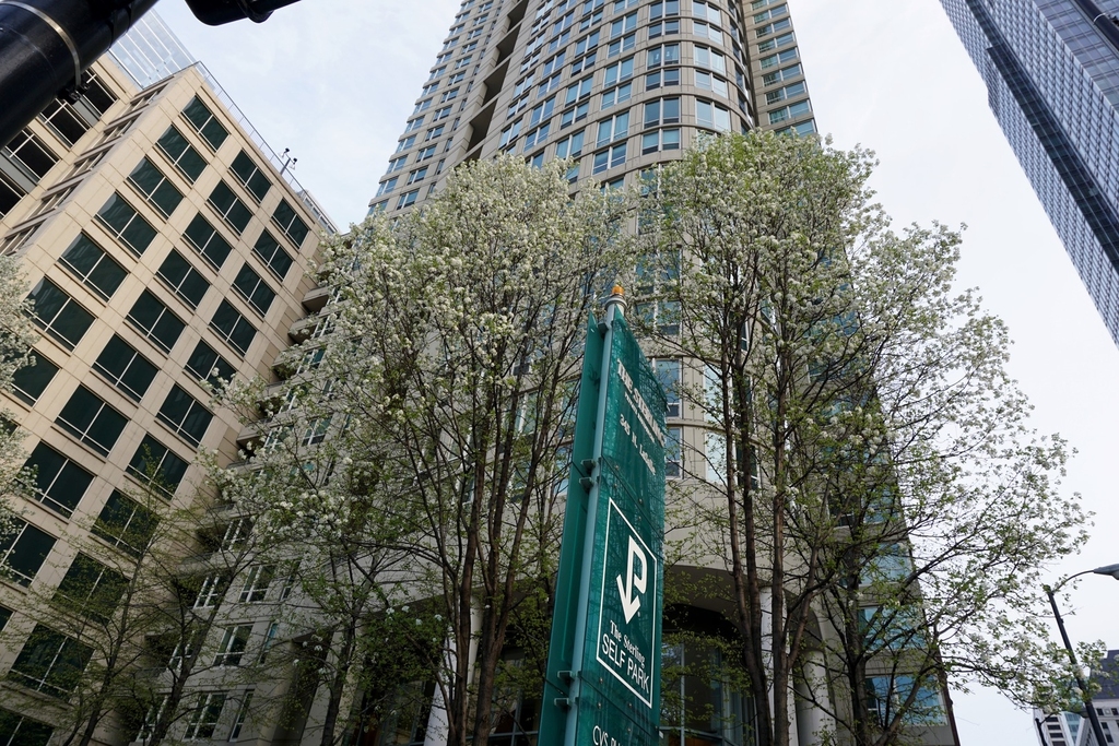 345 North Lasalle Street - Photo 0