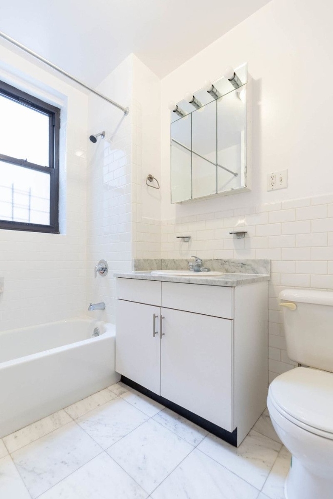 140 West 55th Street - Photo 3