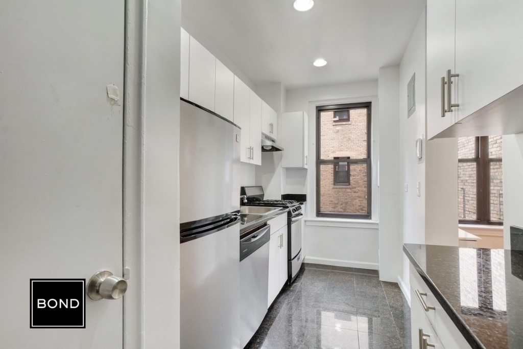 140 West 55th Street - Photo 0