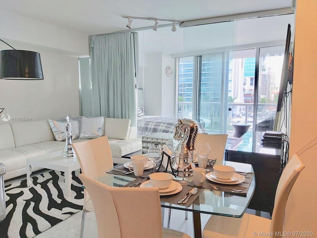 475 Brickell Ave - Photo 3