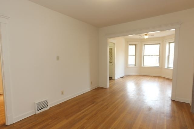 1721 Catalpa - Photo 5