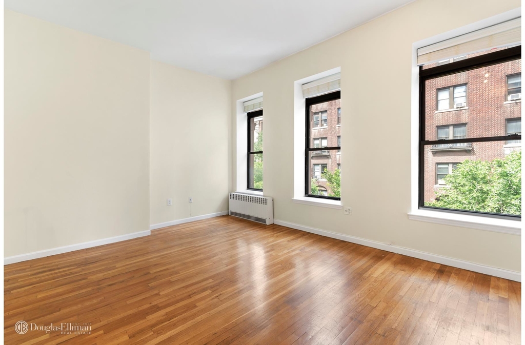 112 West 73rd St - Photo 1