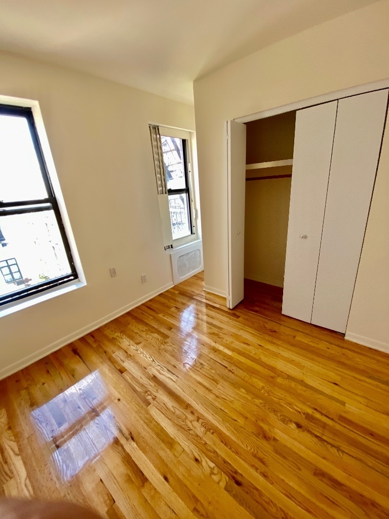 506 Amsterdam Avenue - Photo 3